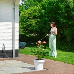 VONROC Automatische Slanghaspel – Incl. 25m Tuinslang, Aansluitslang, Spuitstuk, Koppelingen & Kraanaansluiting -Goedkope Groene Liefde Winkel 1200x1200 1013